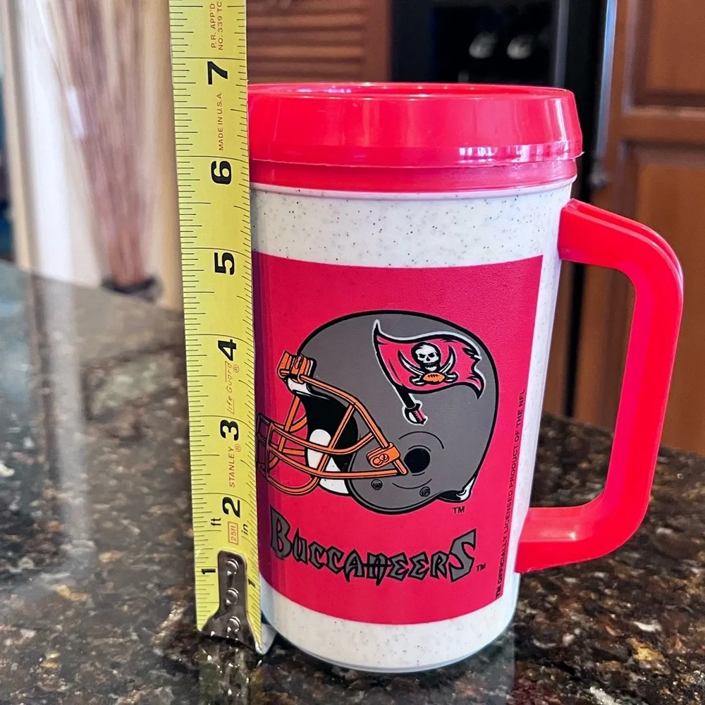 Vintage Aladdin NFL Tampa Bay Buccaneers 7-Eleven Plastic Travel Mug Cup